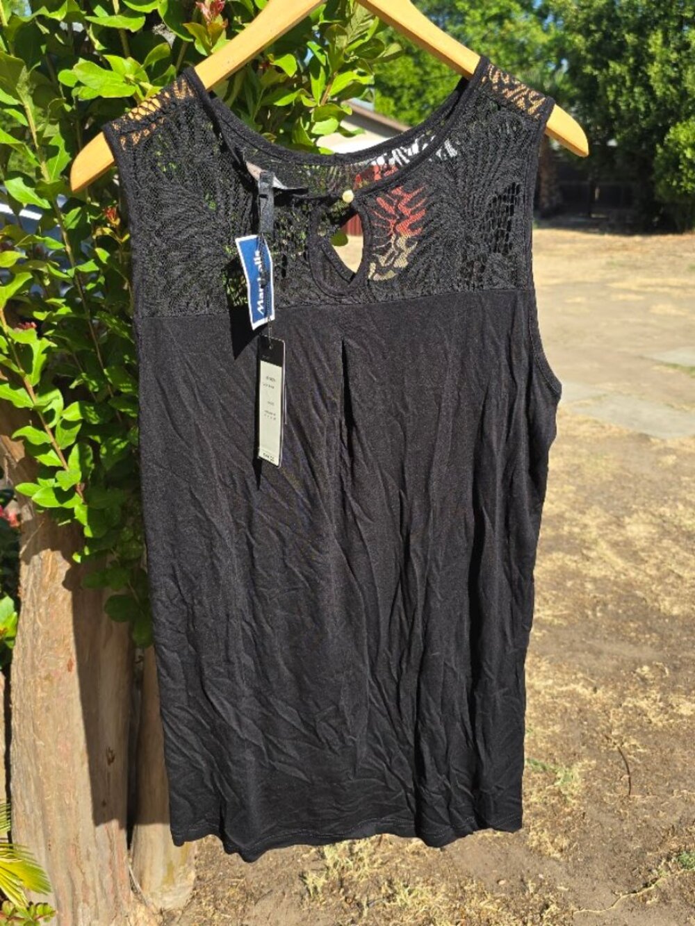 🖤 NEW WITH TAGS BCBGMAXAZRIA LACE ACCENT KEYHOLE TANK BLOUSE — WOMEN'S XL 🖤